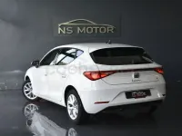 Usado Seat Leon Reference 115 CV (84 kW) 2022 Blanco Berlina