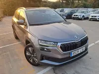 Usado Skoda Karoq Ambition 115 CV (84 kW) 2022 Gris / plata SUV