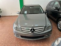 Usado Mercedes C200 Avantgarde 136 CV (100 kW) 2011 Gris / plata Berlina