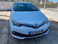 Usado Toyota Auris Hybrid Business Edition 136 CV (100 kW) 2018 Blanco Berlina