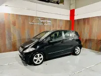 Usado Mercedes A180 Classic 109 CV (80 kW) 2005 Negro Monovolumen