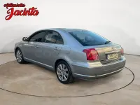 Usado Toyota Avensis Sol 126 CV (92 kW) 2008 Gris / plata Berlina