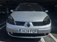 Usado Renault Scénic II Dynamique 110 CV (80 kW) 2006 Gris / plata Monovolumen
