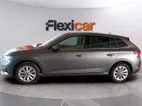 Usado Skoda Scala Selection 116 CV (85 kW) 2024 Gris Utilitario