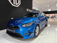 Usado Kia Ceed 120 CV (88 kW) 2024 Azul Utilitario