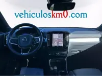 Begagnad Volvo XC40 Core 163 HK (119 kW) 2024 Svart SUV