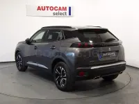Usado Peugeot 2008 Allure 130 CV (95 kW) 2021 Gris / plata SUV