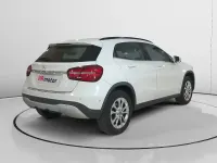 Käytetty Mercedes GLA180 122 HP (89 kW) 2017 Valkoinen Katumaasturi
