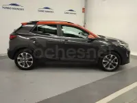 Usado Kia Stonic 110 CV (80 kW) 2018 Gris / plata SUV