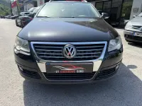 Usado VW Passat Highline 170 CV (125 kW) 2010 Negro Familiar