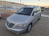 Usado Ssangyong (KGM) Rodius Limited 165 CV (121 kW) 2006 Gris / plata Monovolumen