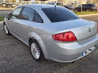 Usado Fiat Linea Dynamic 120 CV (88 kW) 2008 Gris / plata Berlina