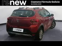 Usado Dacia Sandero Comfort 101 CV (74 kW) 2021 Rojo Berlina