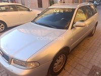 Usado Audi A4 110 CV (80 kW) 2000 Gris / plata Familiar