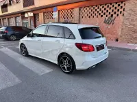 Usado Mercedes B200 AMG line 136 CV (100 kW) 2016 Blanco Utilitario