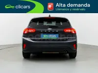 Usado Ford Focus Trend 120 CV (88 kW) 2020 Negro Berlina