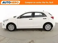 Usado Kia Rio 85 CV (62 kW) 2017 Blanco Berlina