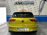 Usado VW Golf VIII Life 115 CV (84 kW) 2022 Verde Berlina