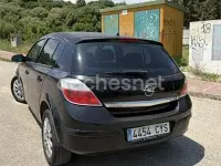 Usado Opel Astra Cosmo 100 CV (73 kW) 2004 Negro Berlina