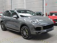 Käytetty Porsche Cayenne S E-Hybrid 416 HP (305 kW) 2015 Harmaa Katumaasturi