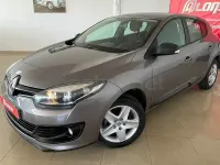 Usado Renault Mégane Life 95 CV (69 kW) 2014 Gris / plata Berlina