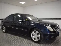 Usado Mercedes E500 Avantgarde 306 CV (225 kW) 2002 Azul Berlina