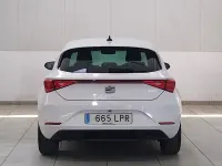 Usado Seat Leon Style 110 CV (80 kW) 2021 Blanco Berlina