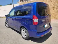 Usado Ford Tourneo Courier Trend 100 CV (73 kW) 2018 Azul Monovolumen
