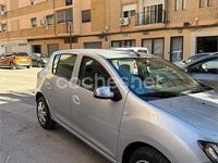 Usado Dacia Sandero Lauréate 75 CV (55 kW) 2013 Gris / plata Berlina
