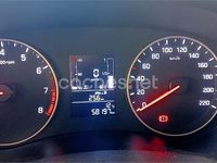 Usado Hyundai i20 75 CV (55 kW) 2018 Gris / plata Berlina