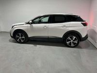 Usado Peugeot 3008 Allure 120 CV (88 kW) 2019 Blanco Monovolumen