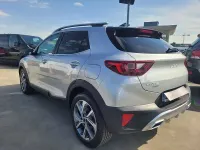 Usado Kia Stonic GT-Line 100 CV (73 kW) 2025 Gris / plata SUV