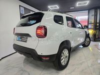 Usado Dacia Duster Expression 115 CV (84 kW) 2024 Blanco SUV