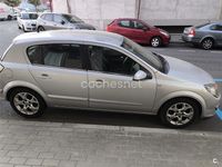 Usado Opel Astra Cosmo 100 CV (73 kW) 2005 Gris / plata Berlina