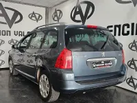 Usado Peugeot 307 110 CV (80 kW) 2007 Gris / plata Familiar
