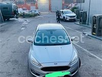 Usado Ford Focus Trend 100 CV (73 kW) 2015 Gris / plata Berlina