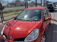 Usado Renault Clio II Authentique 70 CV (51 kW) 2006 Rojo Berlina