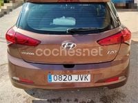 Usado Hyundai i20 84 CV (61 kW) 2016 Marrón Berlina