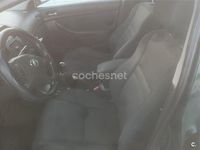 Usado Toyota Avensis Executive 116 CV (85 kW) 2005 Verde Berlina