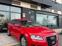 Usado Audi A3 Sportback Attraction 105 CV (77 kW) 2011 Rojo Utilitario