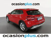 Usado Mercedes GLA180 122 CV (89 kW) 2019 Rojo SUV