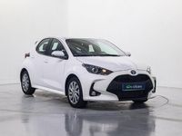 Usado Toyota Yaris Hybrid Active 116 CV (85 kW) 2024 Blanco Berlina