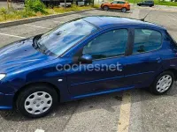 Usado Peugeot 206 90 CV (66 kW) 2005 Azul Berlina