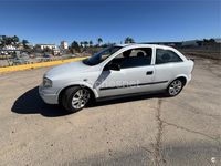 Usado Opel Astra Edition 100 CV (73 kW) 2002 Blanco Berlina