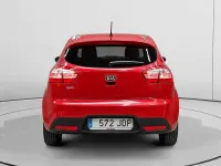 Usado Kia Rio 86 CV (63 kW) 2015 Rojo Utilitario