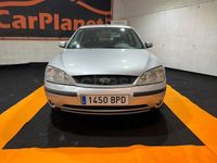 Usado Ford Mondeo Trend 125 CV (91 kW) 2001 Gris / plata Berlina