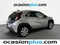 Usado Toyota Aygo X Play 72 CV (52 kW) 2024 Gris / plata SUV