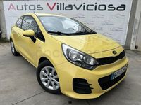 Usado Kia Rio 85 CV (62 kW) 2015 Amarillo Berlina