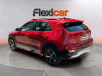 Usado Kia Niro 129 CV (94 kW) 2025 Rojo SUV