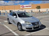 Usado VW Jetta Trendline 105 CV (77 kW) 2007 Gris / plata Berlina
